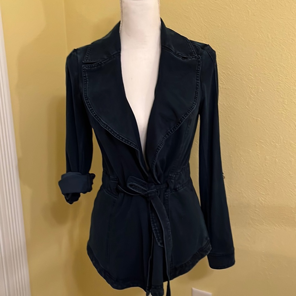 White House, Black market blue jean jacket size 0
